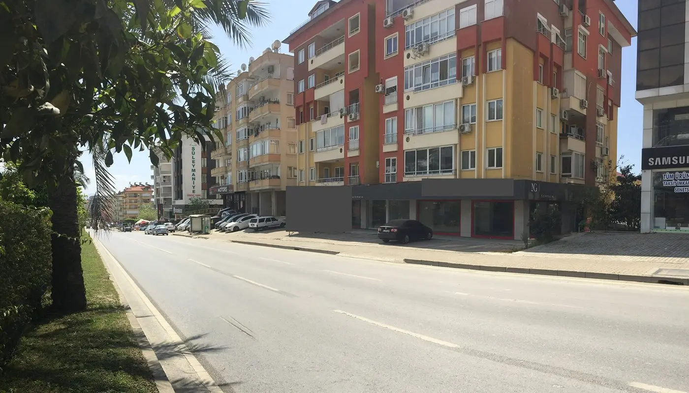 Three storey shop for sale in Alanya